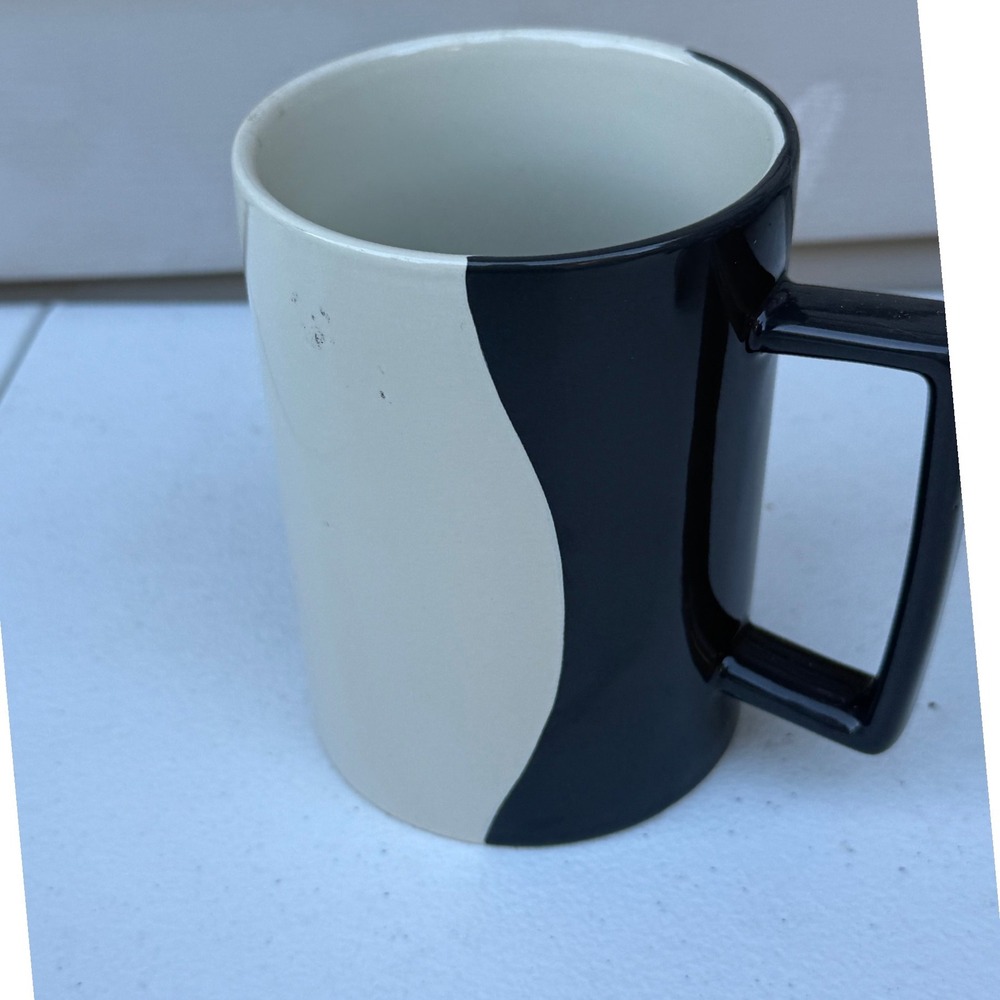 Dash of That Two Tone Black and Cream Wavy Ceramic Coffee‎ Mug Modern Stoneware - Picture 2 of 4